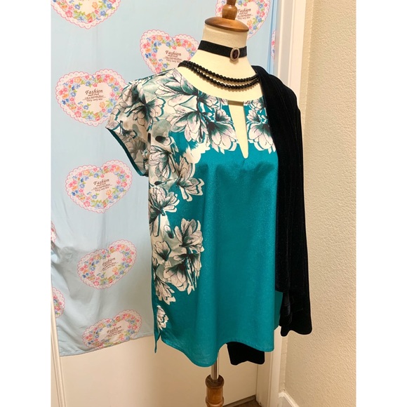 🌈 Beautiful Flower Art top - Picture 8 of 8